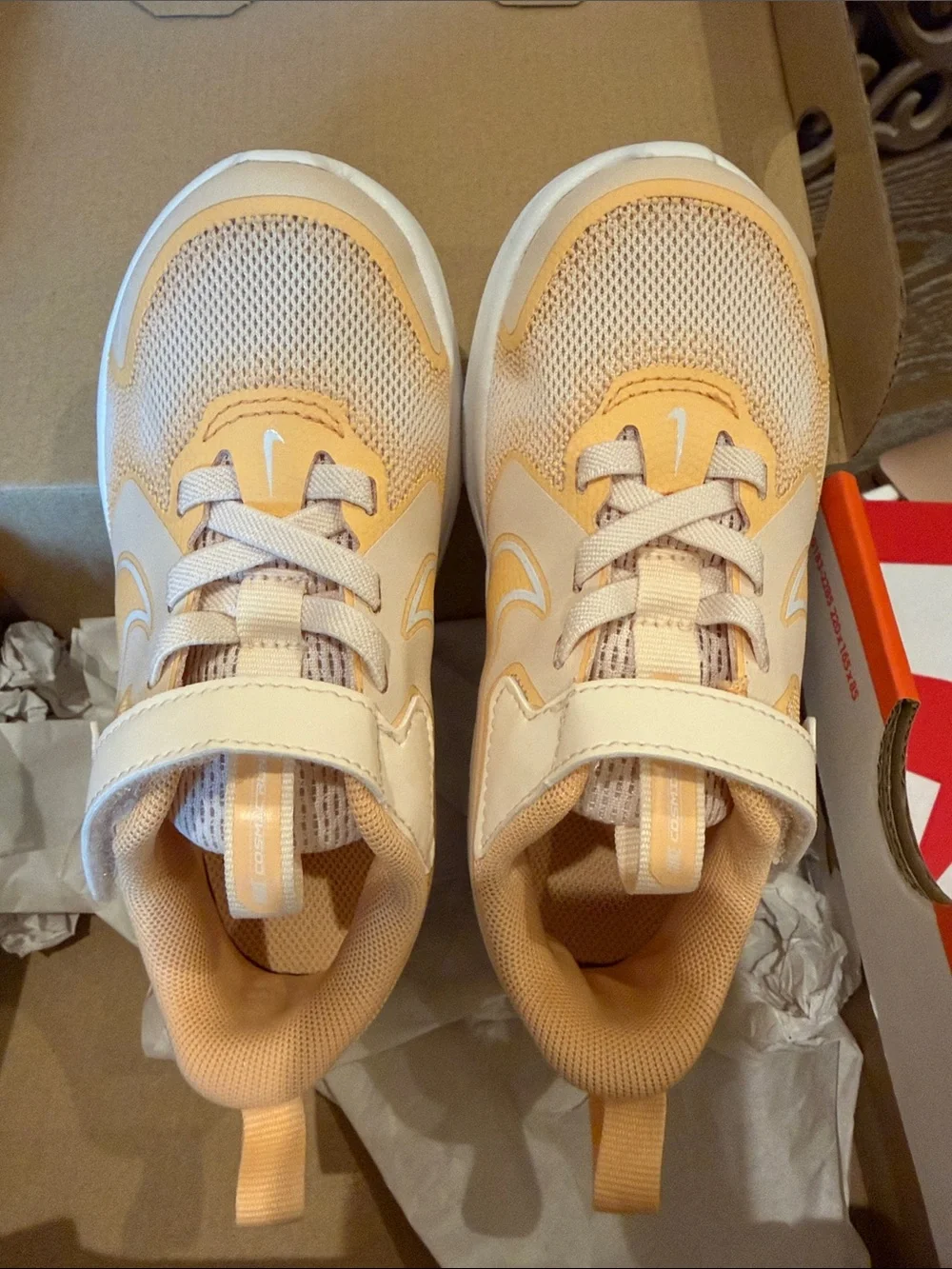 NEW IN Box Nike Kids' Peach/White Lightweight Sneaker